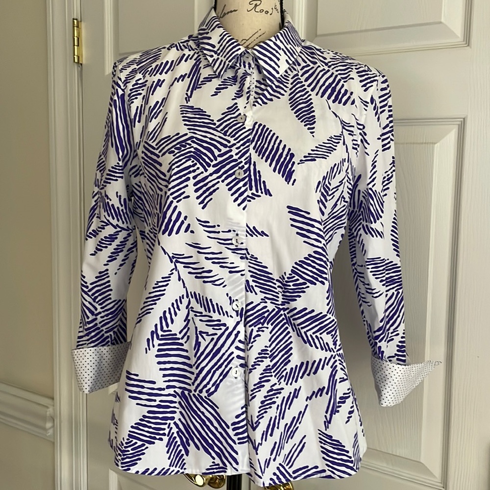 Foxcroft buttons down shirt